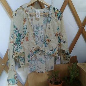 Sadie & Sage floral blouse